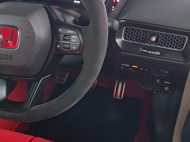 2025 Honda CIVIC 2.0 TYPE R FL5 GRADE 5 LOW MILE - 1