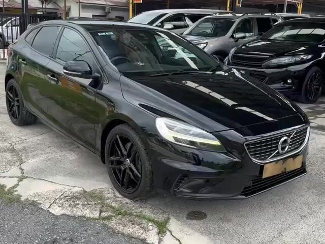 2018 Volvo V40 2.0 T5 R-DESIGN REVERSE CAMERA ORI - 1