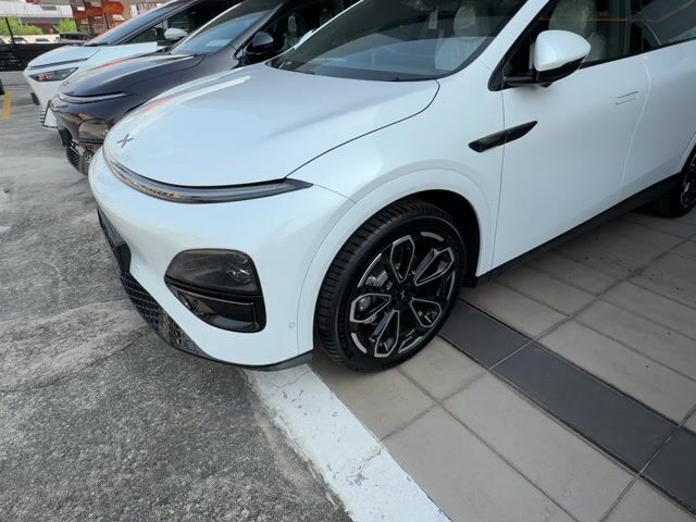 2025 Xpeng G6 AWD LAST UNIT WHITE, Inte. DARK GREY - 1