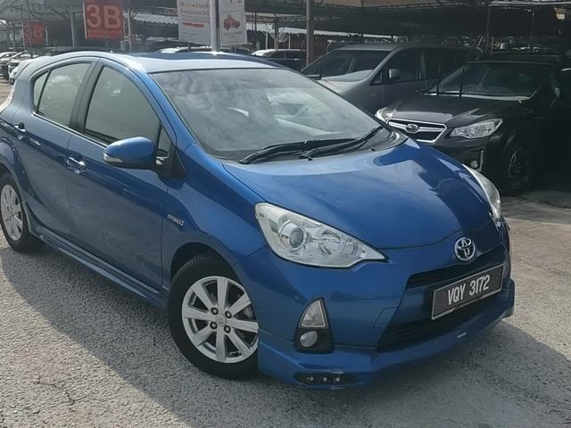 2012 Toyota PRIUS C 1.5 TRD SPORTIVO (A) ONE OWNER - 1