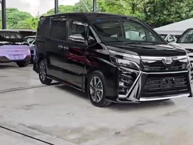 2021 Toyota VOXY 2.0 ZS KIRAMEKI 3 MURAH - 1