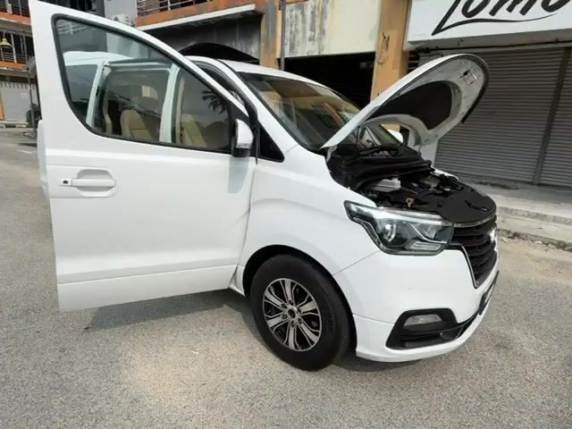 2018 Hyundai GRAND STAREX 2.5 ROYALE FACELIFT (A) - 1