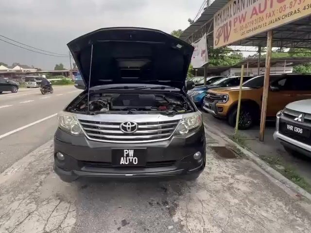 TOYOTA FORTUNER 2.5(A)TRD sport G VNT 4SPD 4X4 SUV - 1