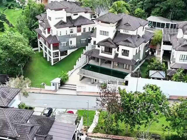 Video Image 1