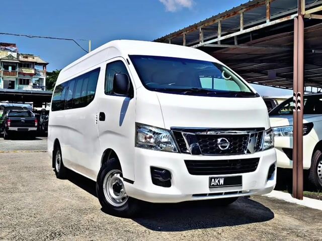 2017 Nissan URVAN 2.5 NV 350 HIGH ROOF LOW MILEAGE - 1