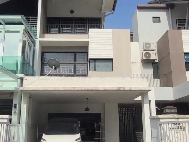 Video Image 1