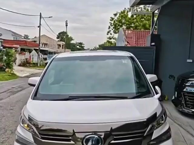ON THE ROAD 2017 Toyota VELLFIRE 2.5 GOLDEN EYES - 1