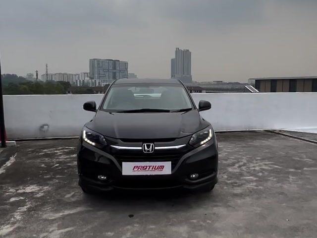 2016 Honda HR-V V-Spec 1.8 (A)B/ListBolehLoanKedai - 1