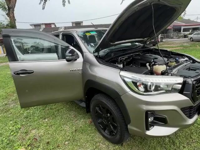2020 Toyota HILUX 2.8 BLACK EDITION ROGUE LIKE NEW - 1