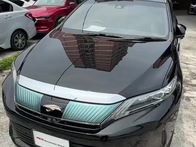 Toyota Harrier Premium Sunroof Power Boot - 1