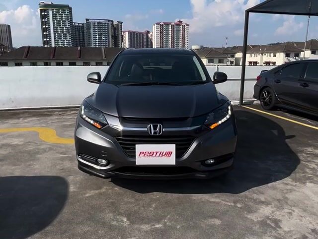 2016 Honda HR-V V-Spec 1.8 (A)B/ListBolehLoanKedai - 1