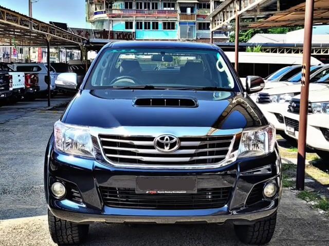 2013 Toyota HILUX 2.5 G VNT (A) TIP TOP NEW TYRES - 1