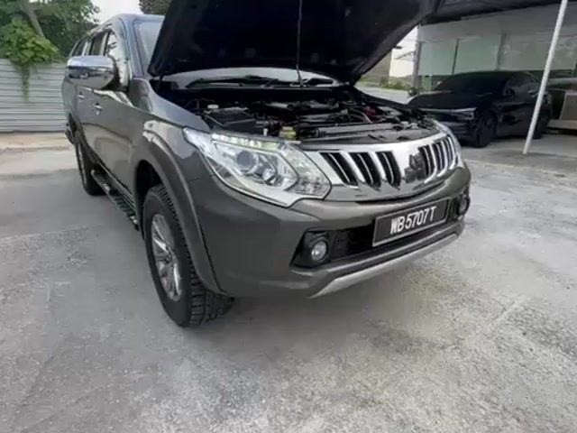 2015 Mitsubishi TRITON 2.5 (A)4x4 VGT Paddle Shift - 1