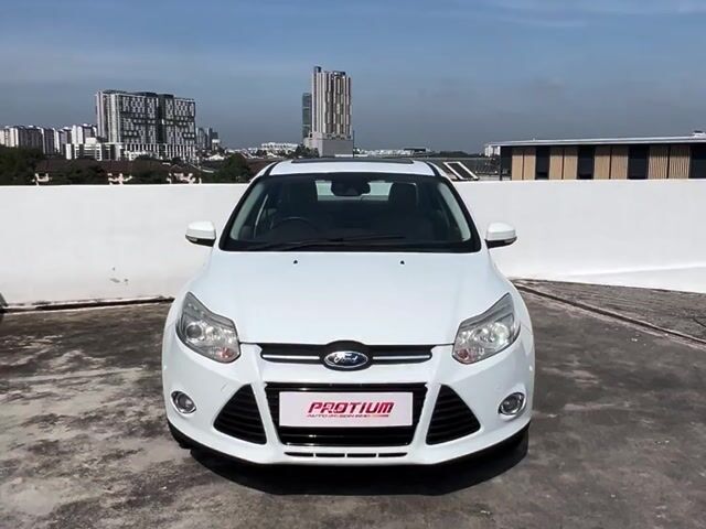 2014FordFocus Titanium 2.0 (A)B/ListBolehLoanKedai - 1