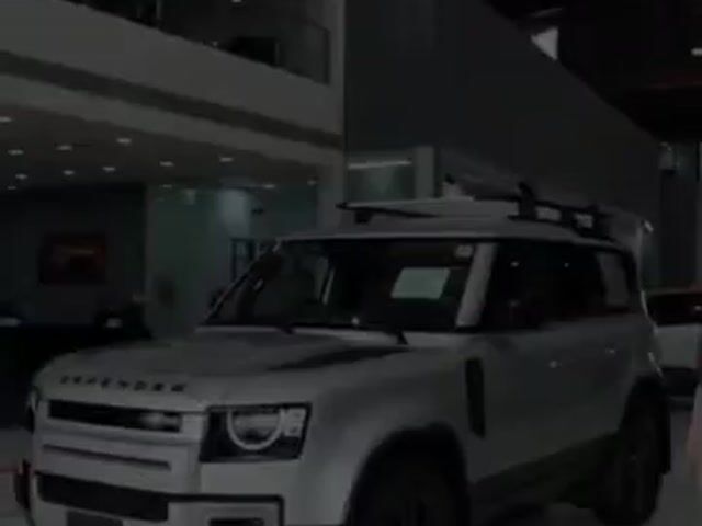 READY-2023 Land Rover DEFENDER 2.0 90 P300 AIR SUS - 1