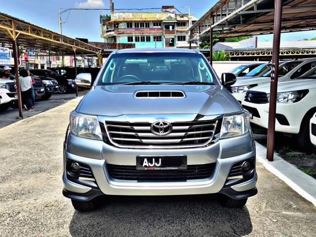 2013 Toyota HILUX 2.5 G VNT A CAR KING LOW MILEAGE - 1