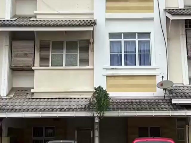 Video Image 1