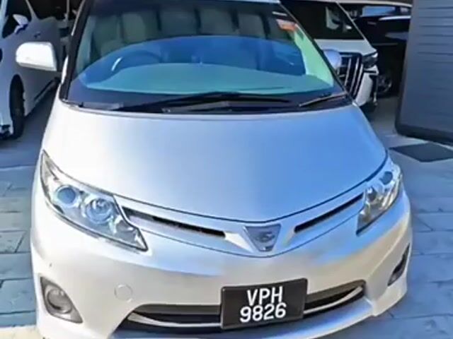 ON THE ROAD 2010 Toyota ESTIMA 2.4 - 1
