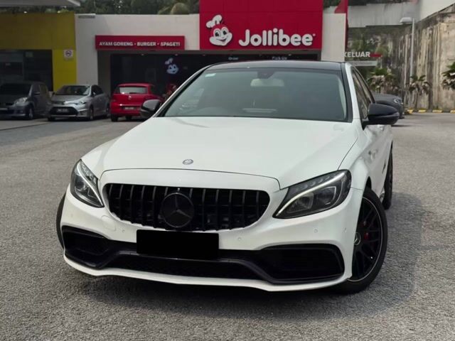 Mercedes Benz C200 AMG COVERT C63 BODYKIT & RIMS - 1