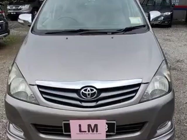 2011 Toyota INNOVA 2.0 G (A) - 1