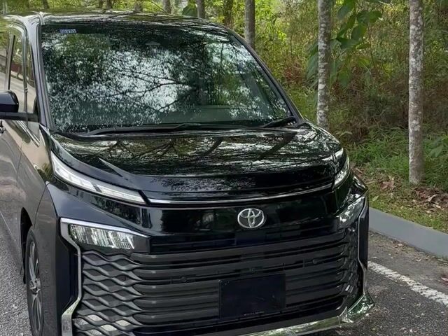 2022 Toyota Voxy 2.0 S-Z HIGH SPEC✅ 9k KM Mileage✅ - 1