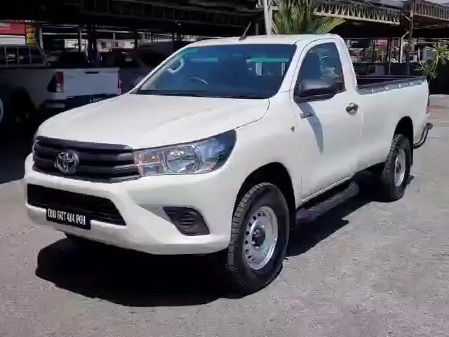 2020 Toyota HILUX 2.4D SINGLE CAB NEW TYRES TIP TO - 1