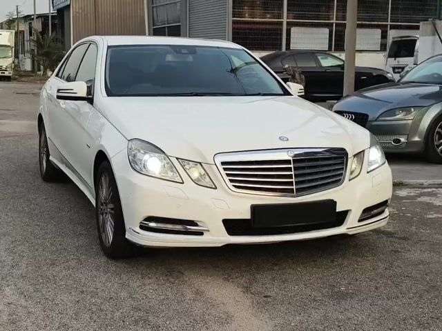 2012 Mercedes Benz E-CLASS 1.8 200 CGI BLUEEFCY - 1