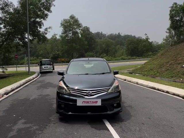 2015 Nissan Livina IMPUL 1.8(A)LoanKedaiMukaRendah - 1
