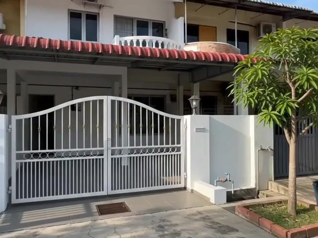 Video Image 1