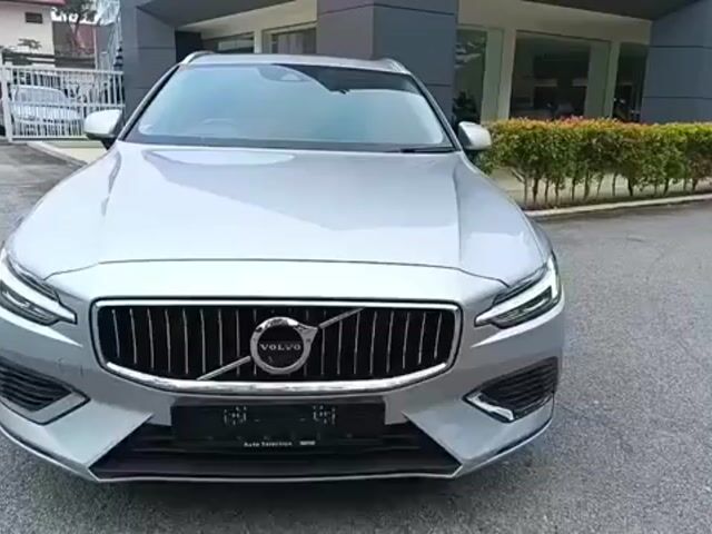 2022 Volvo V60 2.0 RECHARGE T8 (A) - 1