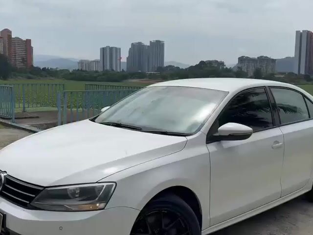 2016 VOLKSWAGEN JETTA 280 TSI 1.4 Still Can Loan!! - 1