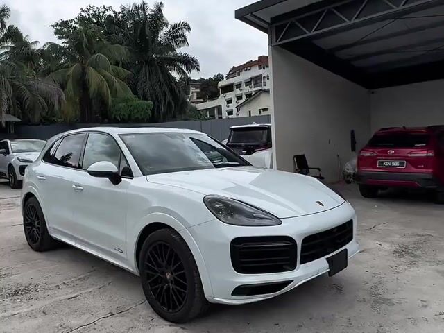 2022 Porsche CAYENNE GTS FULLY LOAD BOSE PANO ROOF - 1