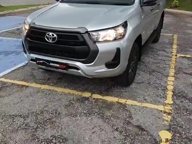 TOYOTA HILUX 2.4 DoUBLE CAB F.S.R CARGO TRANSPORT - 1