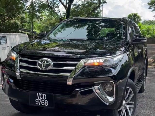 TOYOTA FORTUNER 2.7 SRZ 4X4 PETROL HEALTH 1BOSSOWn - 1