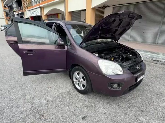 2011 NAZA KIA Rondo 2.0 Auto MPV Budget Ac Sejuk - 1