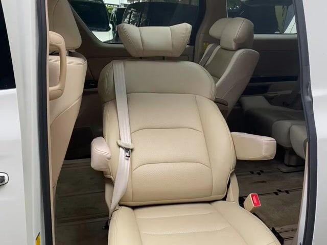 2014 Toyota VELLFIRE 3.5 (Welcab Side LiftUp Seat) - 1