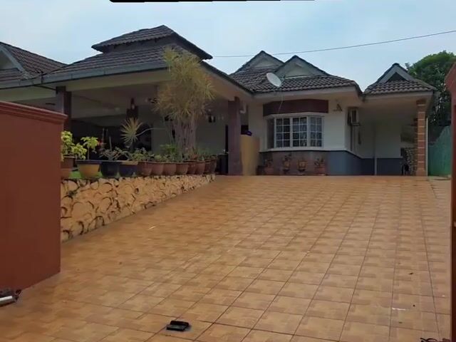 Video Image 1