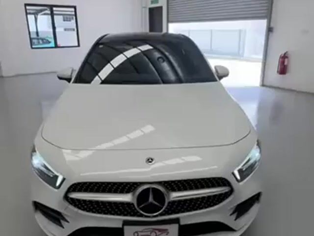 Merdeka Sale Offer A180 Sedan 2022 black red seat - 1
