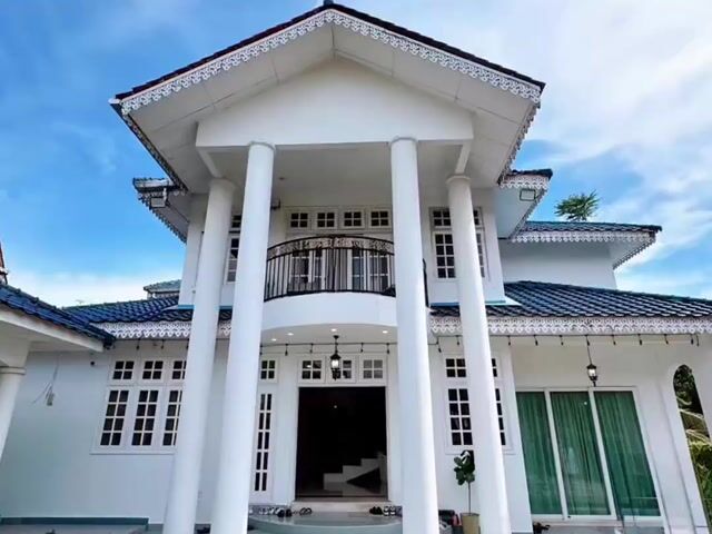 Video Image 1