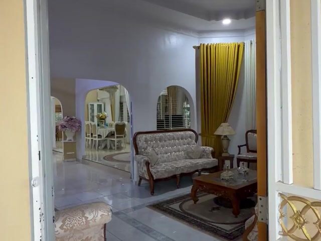 Video Image 1