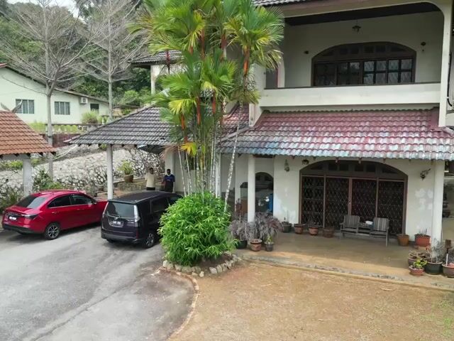 Video Image 1