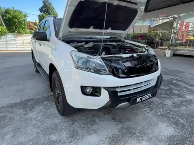 2015 Isuzu D-max 2.5 (A) 4x4 VGS Ori Good Cond  - 1