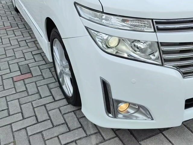 Nissan ELGRAND 3.5 (A) 360 R/CAMERA POWER BOOT - 1