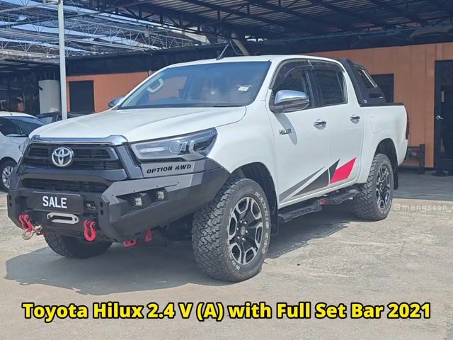 2021 Toyota HILUX 2.4 V (AUTO) WITH FULL SET BAR - 1