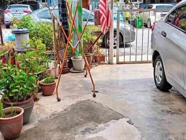 Video Image 1