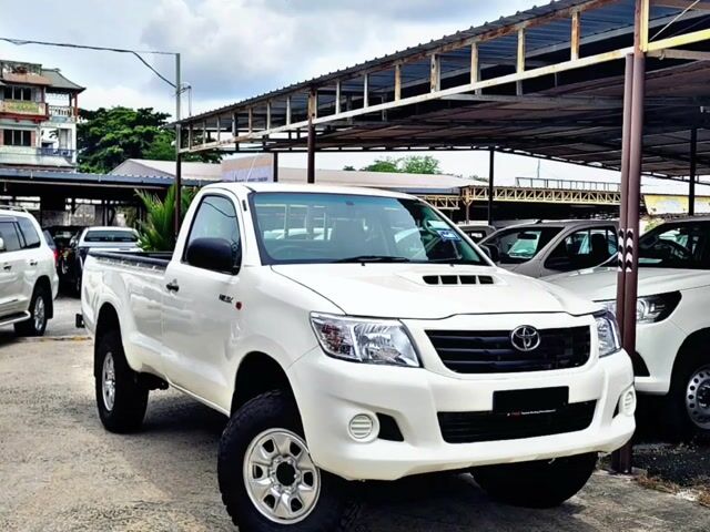 2013 Toyota HILUX 2.5 VNT FACELIFT SINGLE CAB - 1