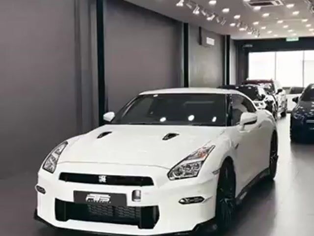 2024 Nissan GT-R 3.8  LOW Miles 900KM only - 1