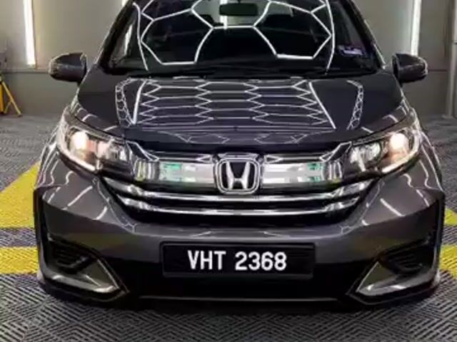 2022 Honda BR-V 1.5 E (A) TIP TOP CONDITION - 1