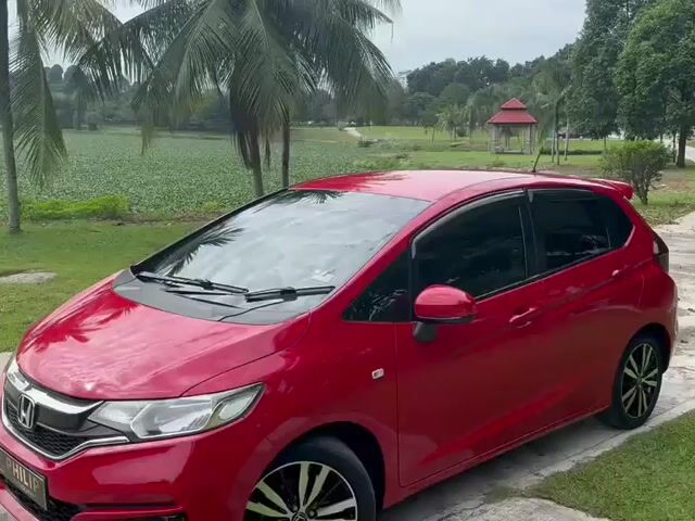 2018 HONDA JAZZ 1.5 S Condition Cantik Blh Loan Lg - 1