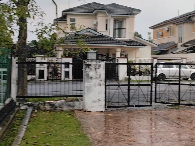 Video Image 1